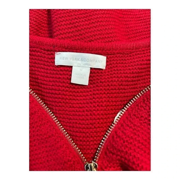 New‎ York & Company Women’s Medium Red Zippered V-Neck Sweater - Picture 4 of 4